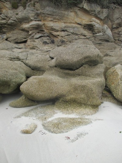 岩石海岸低潮岩石悬崖布列塔尼Finistère