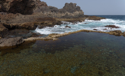 大加那利岛北部，有岩石水池和天然游泳池