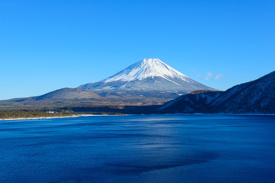 富士山和元津湖的冬天
