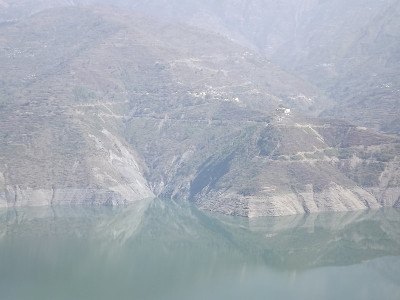 特赫里大坝水库