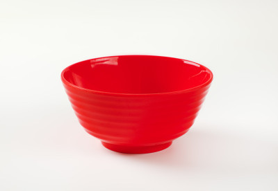 红色塑料碗