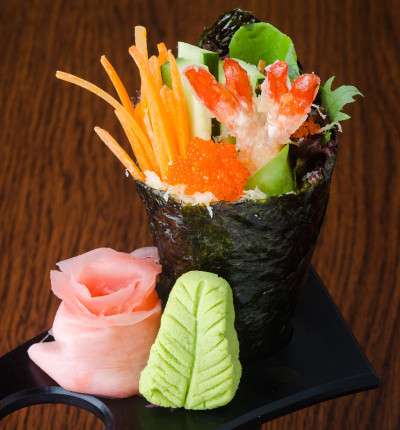 日本料理。背景手卷