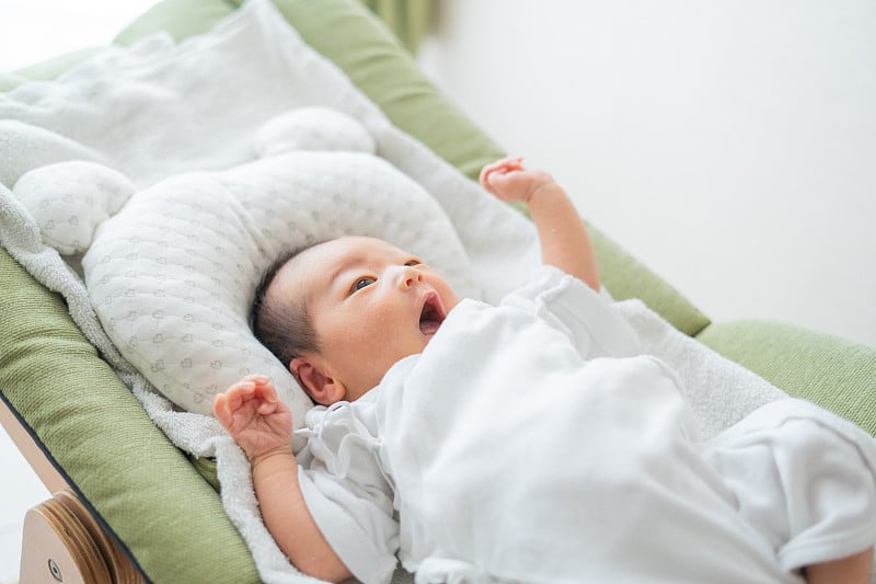 亚洲的新生儿