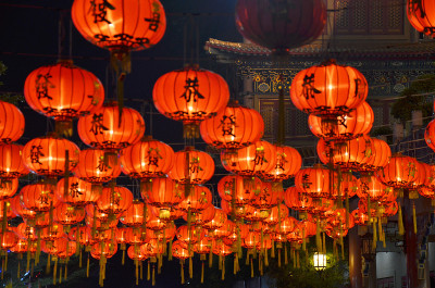 灯笼或灯是中国寺庙的传统照明
