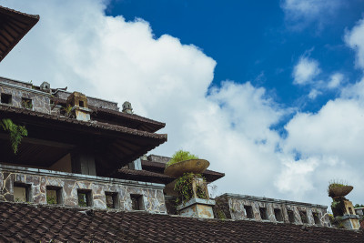 巴厘岛的废弃旅馆