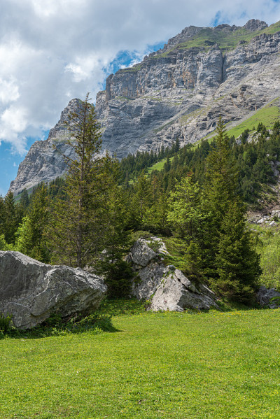 Kandersteg附近的Oeschinensee湖的风景