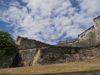 圣费利佩·德尔·莫罗城堡(Castillo San Felipe del Morro)，也被称为El