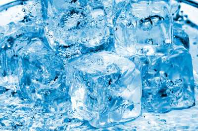 水和冰立方