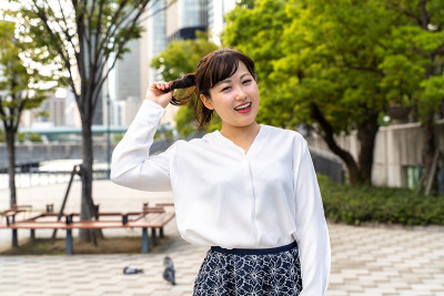 年轻的女员工