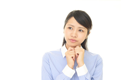 不安的亚洲女商人