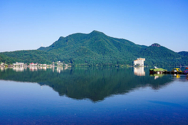 夏日的春菜湖，县春菜公园(群马县高崎市)