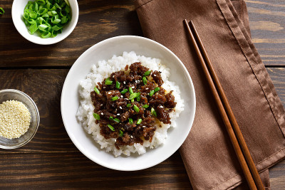 韩国牛肉和米饭碗