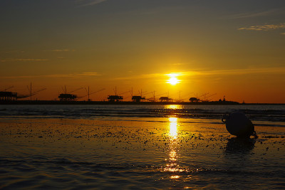 索托马纳海滨的夏日日出