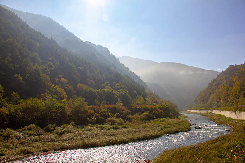 山脉和山谷