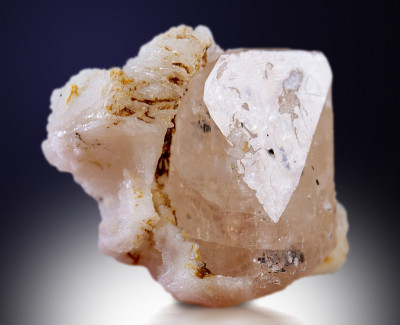 黄水晶,
矿物样品石岩石地质宝石晶体