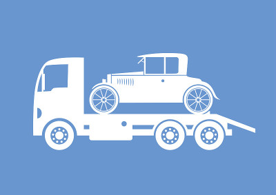 白色拖车和轿车