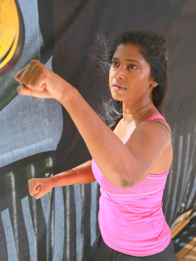 女性拳击手SpeedBag