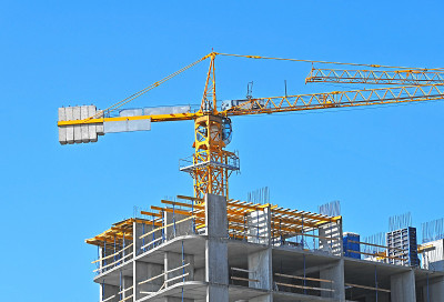 起重机及高层建筑工地