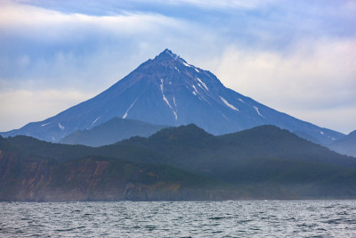 堪察加半岛太平洋上的维鲁钦斯基火山