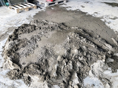 建筑地面房屋用预拌混凝土水泥砂浆的质地。