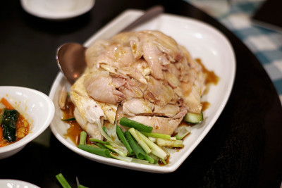 蒸鸡配米饭吃