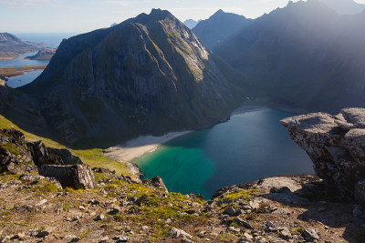 夏季挪威景观与Ryten峰，罗浮敦群岛，北欧