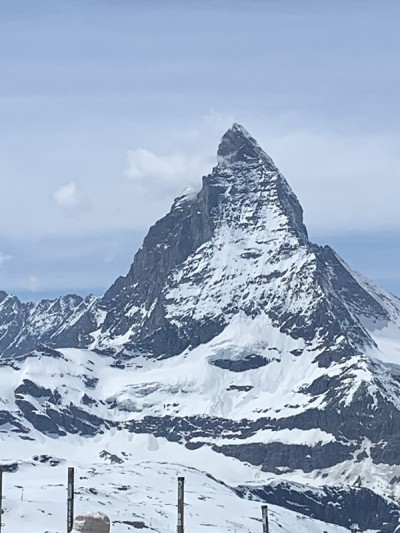 马特洪峰，位于瑞士策马特的阿尔卑斯著名的金字塔形山峰