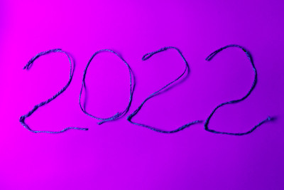 2022这个数字是用绳子做成的。灾祸的形式是数字2022。