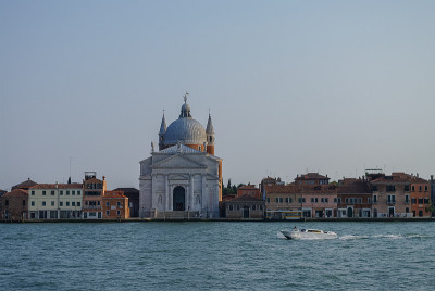 在La Giudecca岛与basilica del reentore