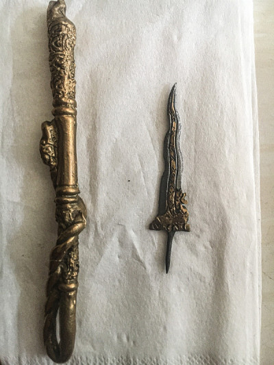 一幅古代照片的特写