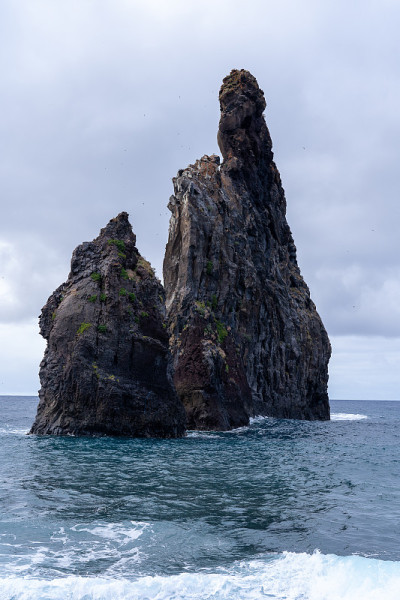 马德拉岛Ribeira da Janela的岩层