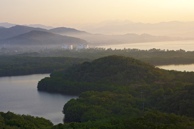 曼萨尼约的圣地亚哥湾日出
