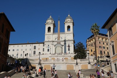 圣蒂西马教堂Trinità dei Monti在西班牙楼梯在罗马，意大利