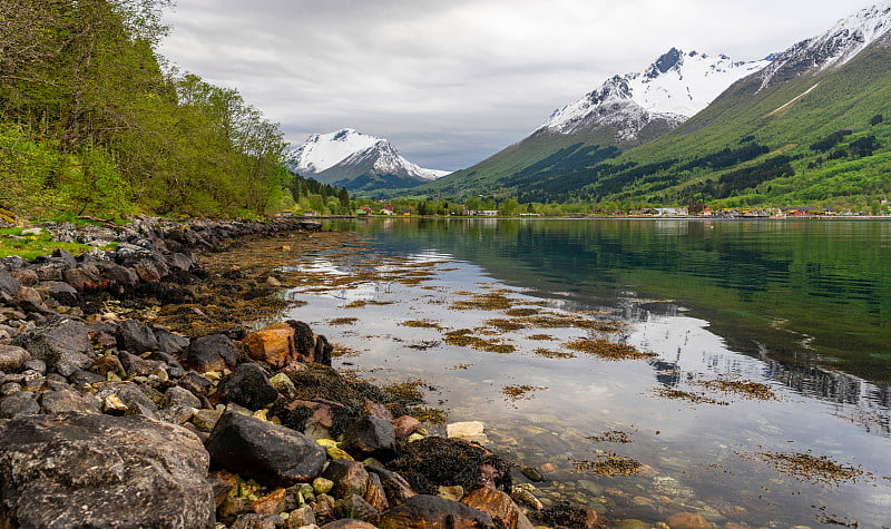 挪威霍恩德峡湾内的风景