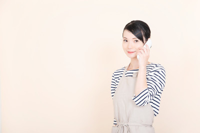 穿围裙的女人