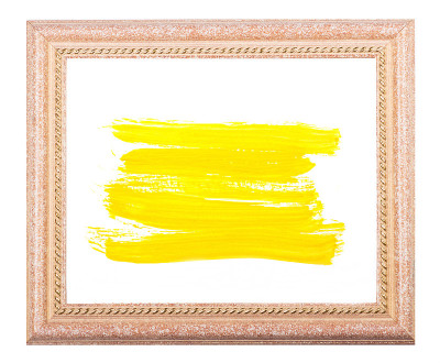 木制框架和黄色抽象画