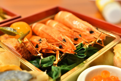 Osechi(日本新年期间吃的庆祝食物)