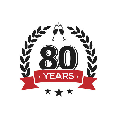 80岁生日复古标志模板。八十周年复古孤立矢量徽章与红丝带和月桂花环在白色的背景。