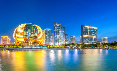 城市夜景与现代建筑景观
