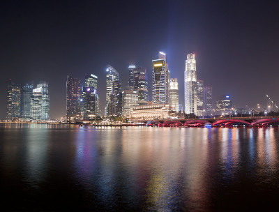 新加坡夜景的天际线