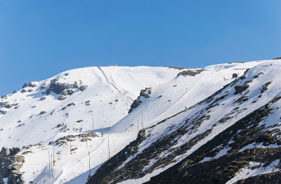 的雪山