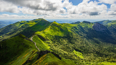 阿尔卑斯山的火山景观，法国