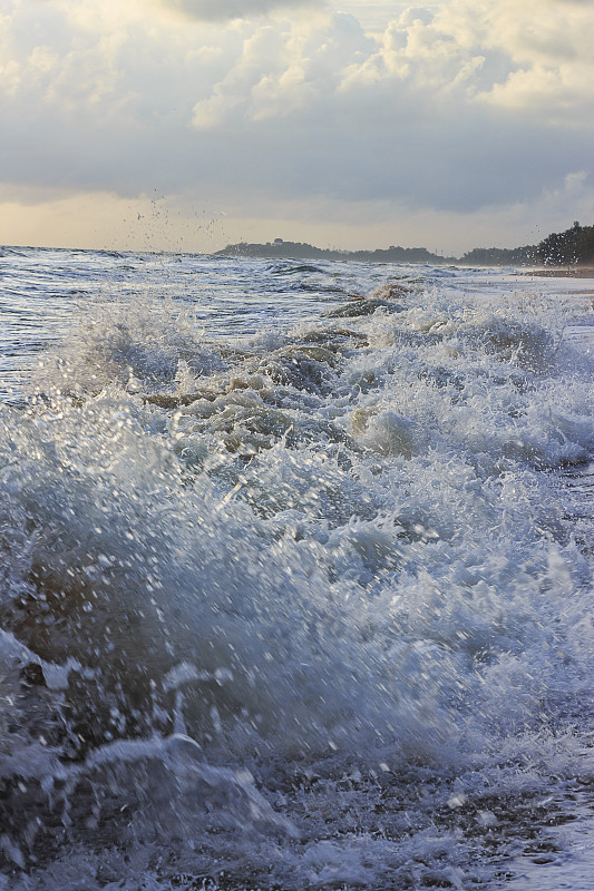 风、浪、雨