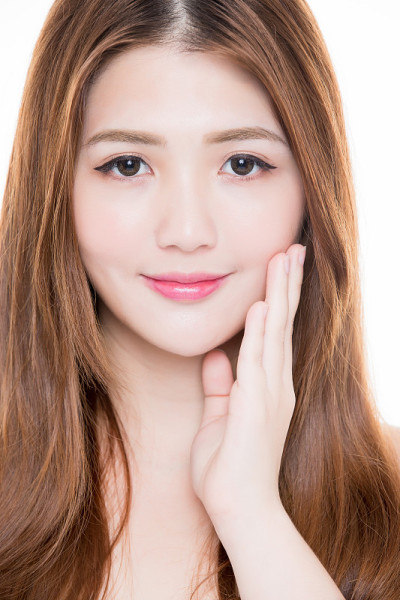 美女摸脸