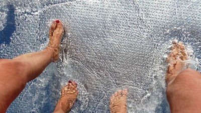 Refreshing foot bath in summer