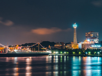 美丽的建筑和城市景观与海洋塔横滨