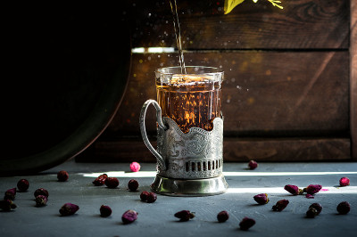 陈年杯中的红茶