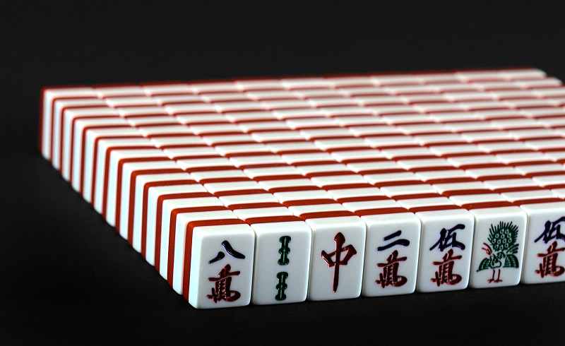 红色麻将牌