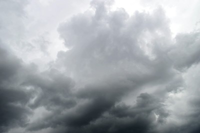 雷雨前天空乌云密布