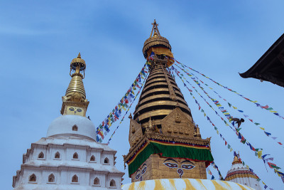 Swayambhunath，也被称为猴子寺庙位于加德满都的中心